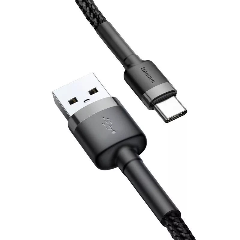 Baseus Cafule USB-A és USB-C csatlakozó közelről