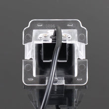 Kép betöltése a Galérianézegetőbe, Mitsubishi Outlander XL GT Airtrek 2006 - 2013 FullHD 1080P Tolatókamera - TopNAVI