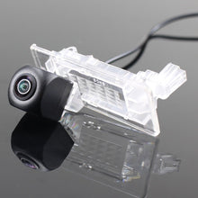 Kép betöltése a Galérianézegetőbe, Skoda FullHD 1080P Tolatókamera - TopNAVI