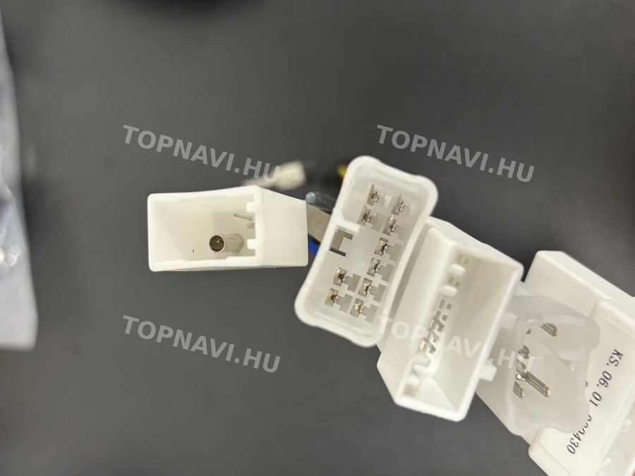 Toyota Rav-4 2003- 2006 9" Android multimédia autórádió érintőkijelzős fejegység - Csatlakozó