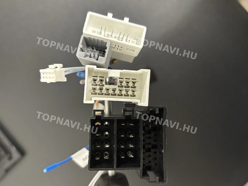 Dacia Duster 2010-2015 9" Android Multimédia fejegység - csatlakozó