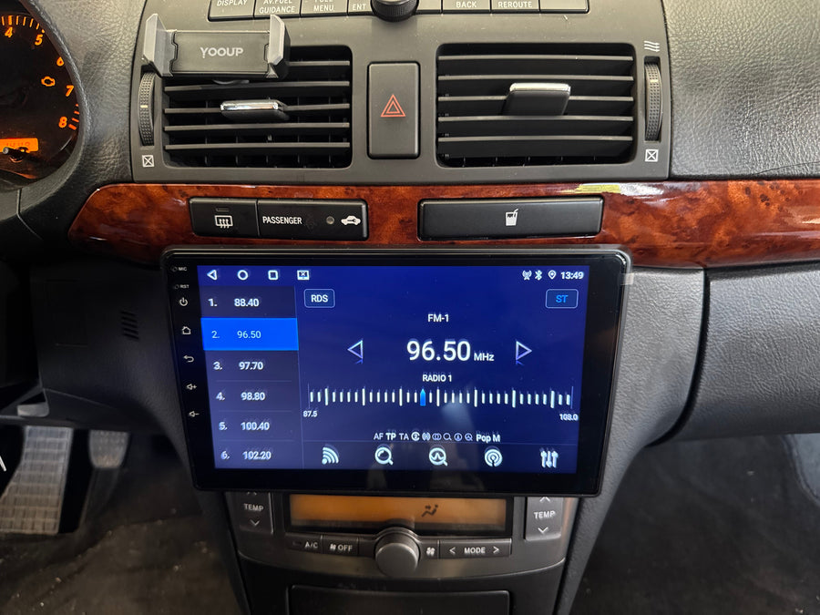Toyota Avensis 2 T25 2003 - 2008 9"Android Multimédia fejegység autórádió, hifi, rádió és fejegység nagy kijelzővel, CarPlay, Android autó, Wifi és Bluetooth támogatással,